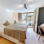 Alphubel Peak 公寓