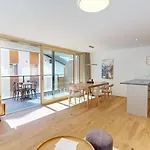 公寓 Alphubel Peak 萨斯费