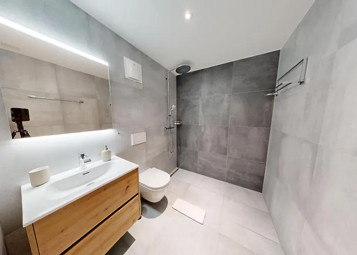 Alphubel Peak Apartmán *